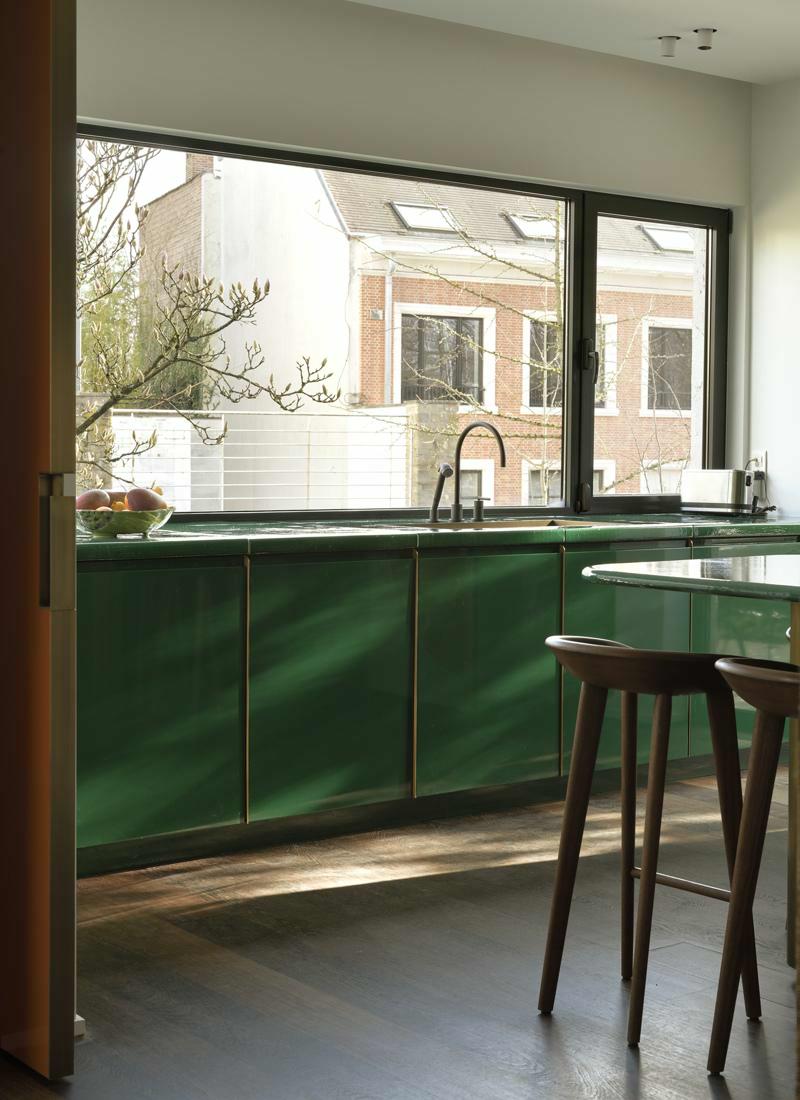 THE CERAMIC FINISH IS NOT JUST DECORATIVE—IT’S TACTILE AND IMMERSIVE, INVITING TOUCH AND INTERACTION.  THE INTERPLAY OF LIGHT AND SHADOW ON THE CERAMIC SURFACES EVOKES THE FEELING OF BEING UNDERWATER OR SURROUNDED BY FOLIAGE.