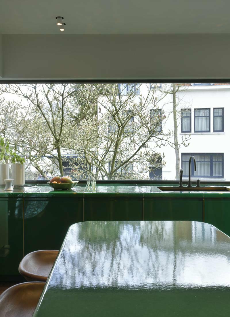 THE CERAMIC FINISH IS NOT JUST DECORATIVE—IT’S TACTILE AND IMMERSIVE, INVITING TOUCH AND INTERACTION.  THE INTERPLAY OF LIGHT AND SHADOW ON THE CERAMIC SURFACES EVOKES THE FEELING OF BEING UNDERWATER OR SURROUNDED BY FOLIAGE.